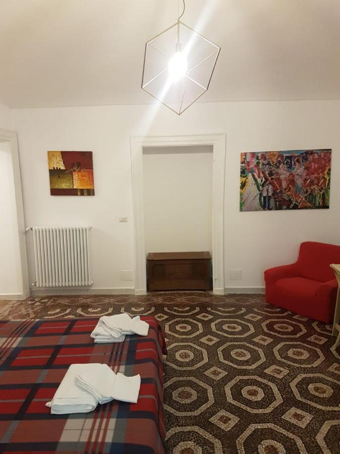B&P La Gusteria Hotel Ivrea Buitenkant foto